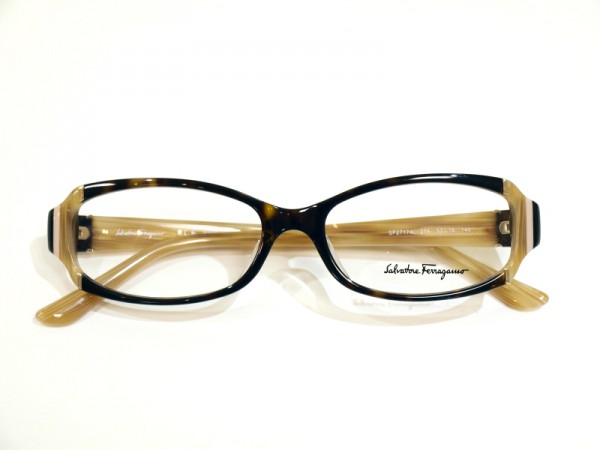 コウベの眼鏡　さんプラザコンタクトレンズ メガネ店　フェラガモのメガネ